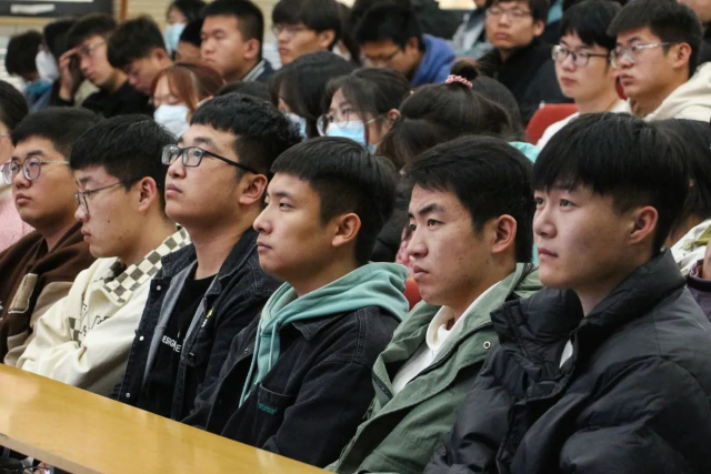 心中有理想,智能有温度